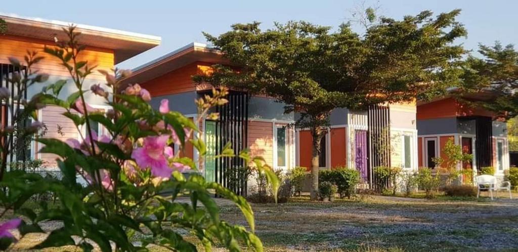 Tha Sut House | ณริสารีสอร์ทเชียงราย