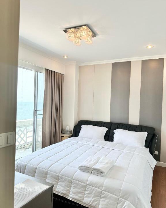Rayong Apartment | บ้านชายทะเล ที่พักติดทะเล ระยอง หาดแสงจันทร์