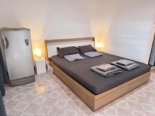 Rangsit Hostel | บ้านวดาวัลย์