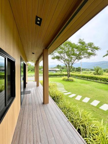 Ongkharak House | บ้านเขาล้อมนครนายก Baan Khao Lom