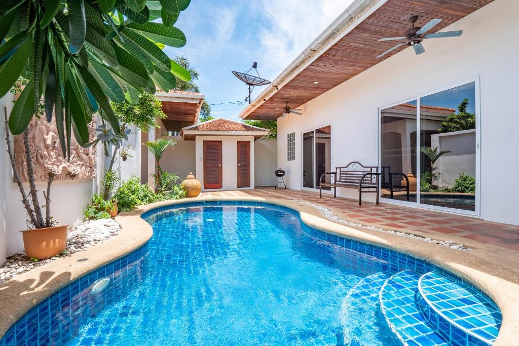 Jomtien Villa | 长住优惠-芭提雅市中心2卧泳池别墅，近网红悬崖餐厅Sky gallery步行街