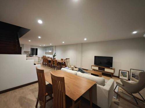 Nimman House | 100 m² House ∙ 3 bedrooms ∙ 9 guests