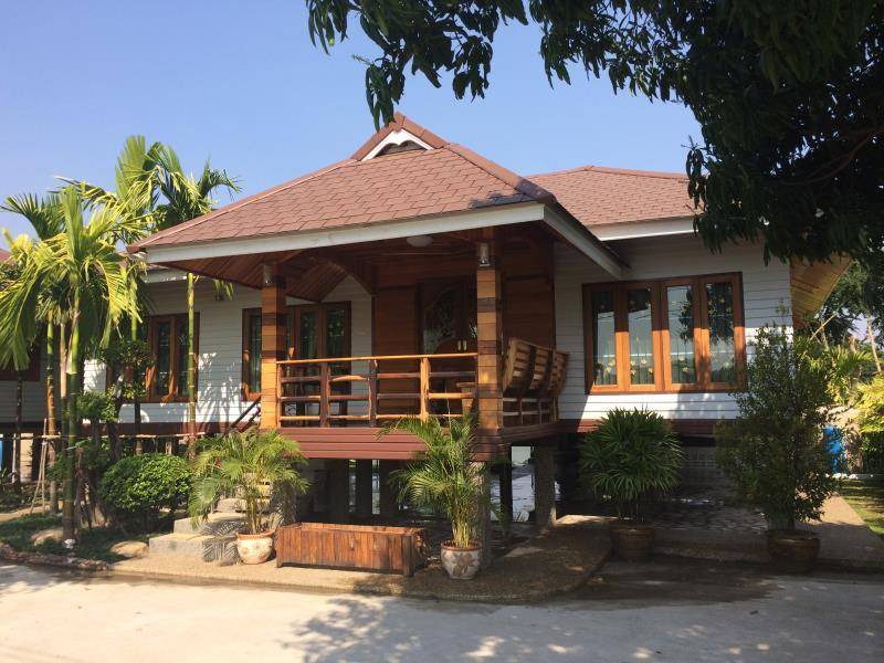 Tak House | 120 m² Bungalow ∙ 2 bedrooms ∙ 6 guests