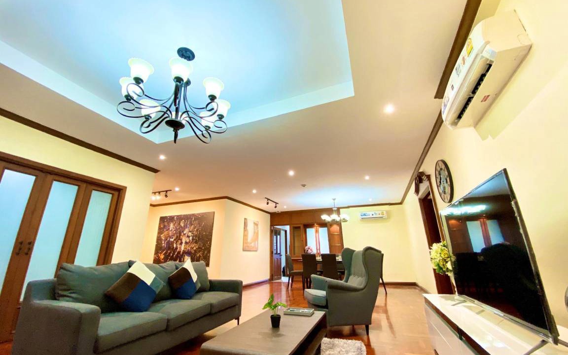 Khlong Tan Apartment | 186 m² Apartment ∙ 3 bedrooms ∙ 8 guests