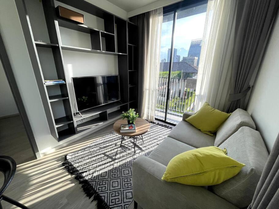 Ploenchit Apartment | 2 beds 2 Baths, Ruamrudee 2, Minimum 1 month Stay only
