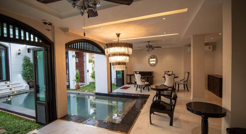 Wua Lai Hotel | 220 m² Hotel ∙ 4 bedrooms ∙ 12 guests