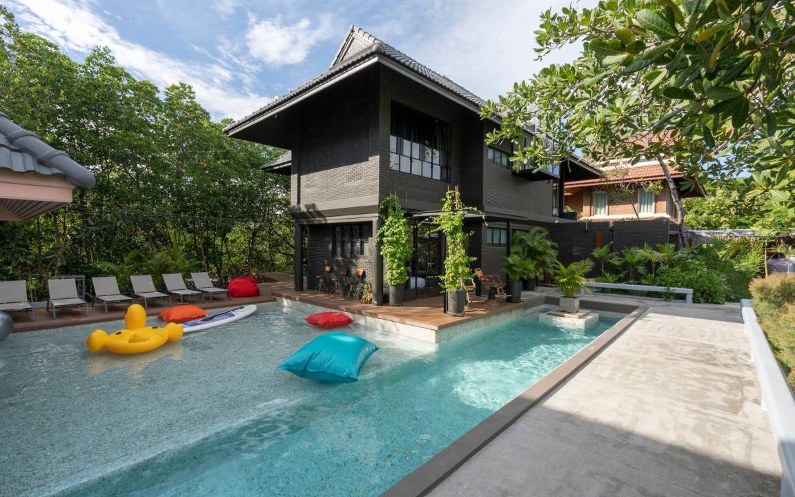 Laem Phak Bia Hotel | 235 m² Hotel ∙ 5 bedrooms ∙ 15 guests
