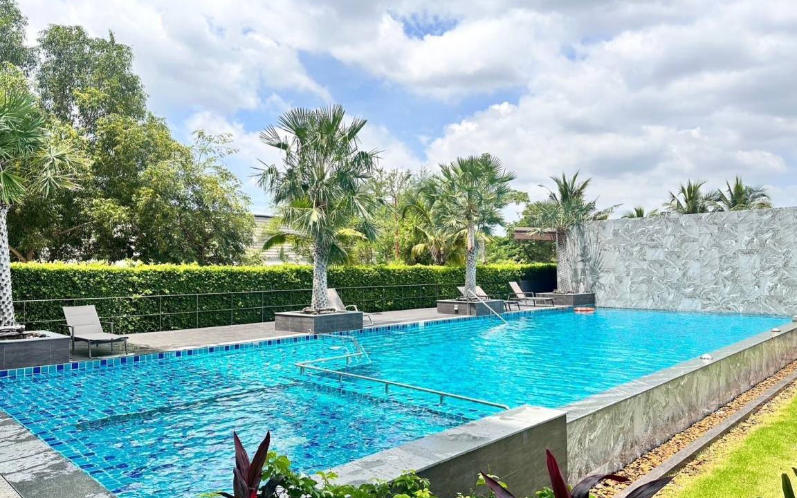 Bang Chalong Hotel | 32 m² Hotel ∙ 4 guests