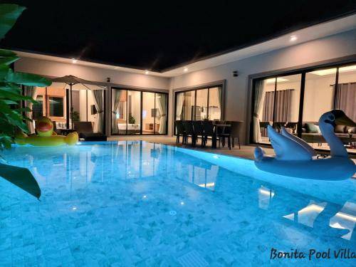 Buriram House | 350 m² House ∙ 4 bedrooms ∙ 10 guests