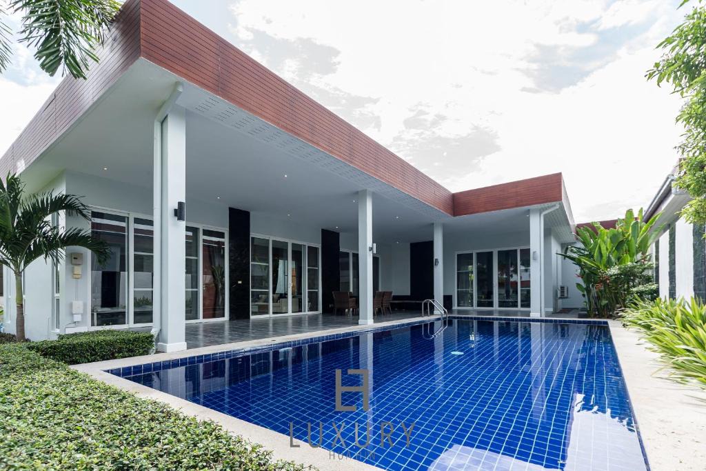 Hua Hin Villa | 4 Bedroom Resort Pool Villa - G208