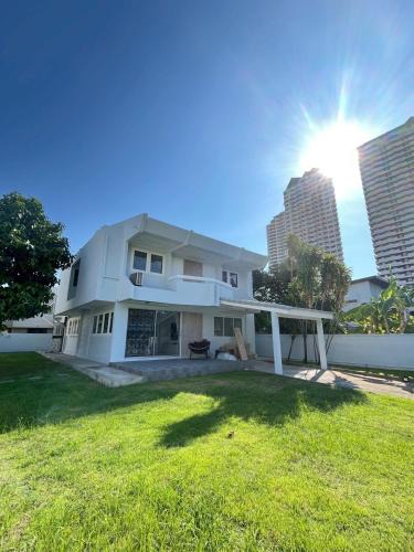 Suan Luang House | 5 beds private garden resort 452sqm Pet relax