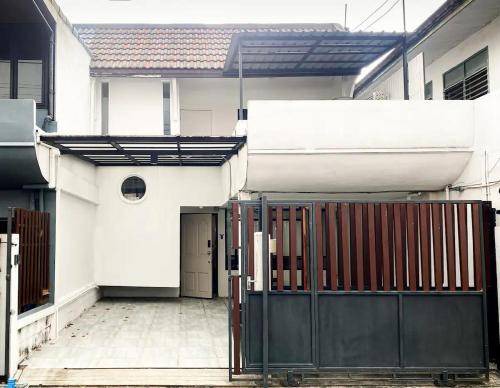 Chom Phon House | 500 m² House ∙ 4 bedrooms ∙ 9 guests