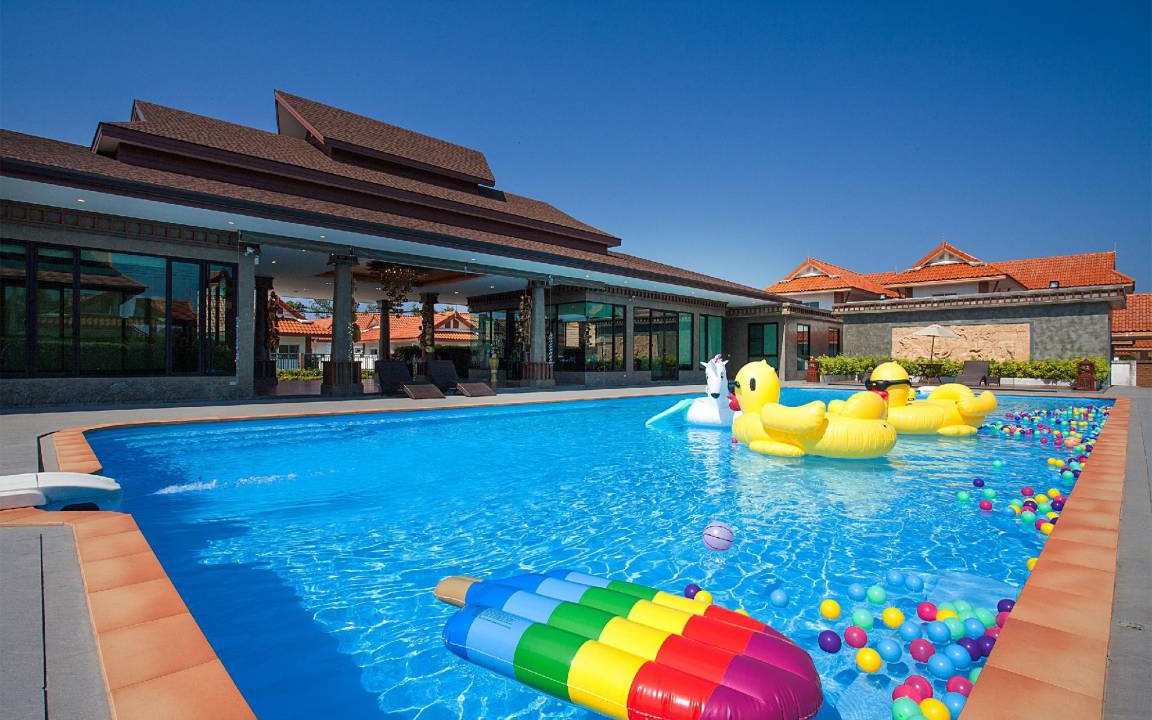 Bang Sare Resort | 750 m² Resort ∙ 7 bedrooms ∙ 127 guests