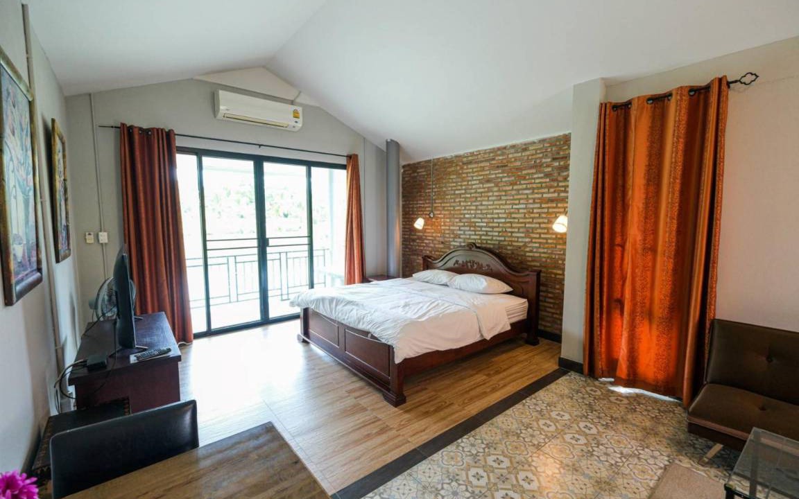 Nakhon Pathom Resort | 90 m² Resort ∙ 8 guests