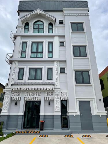 Lat Krabang Hotel | Airport one station hometel - Suvarnabhumi - SHA Extra Plus