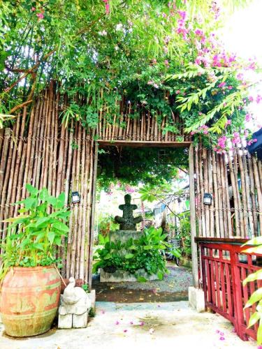 Artist Place Trat | Bang Phra