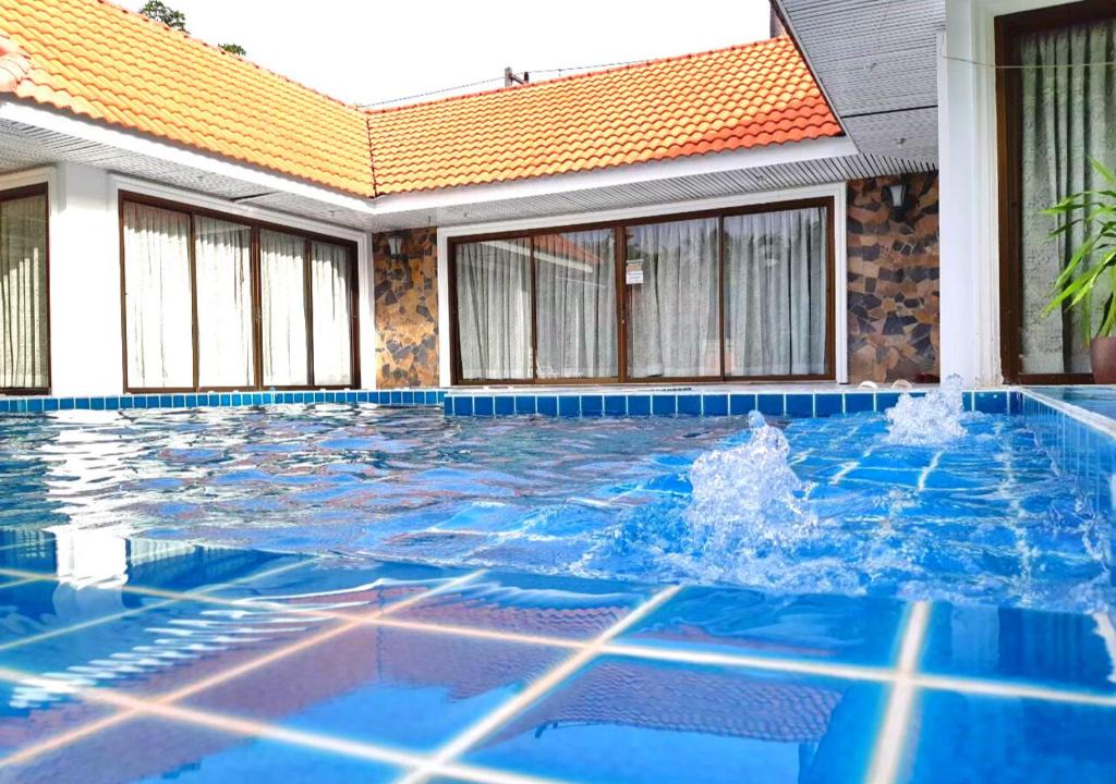 Sam Roi Yot House | Baan Golden Pool Villa