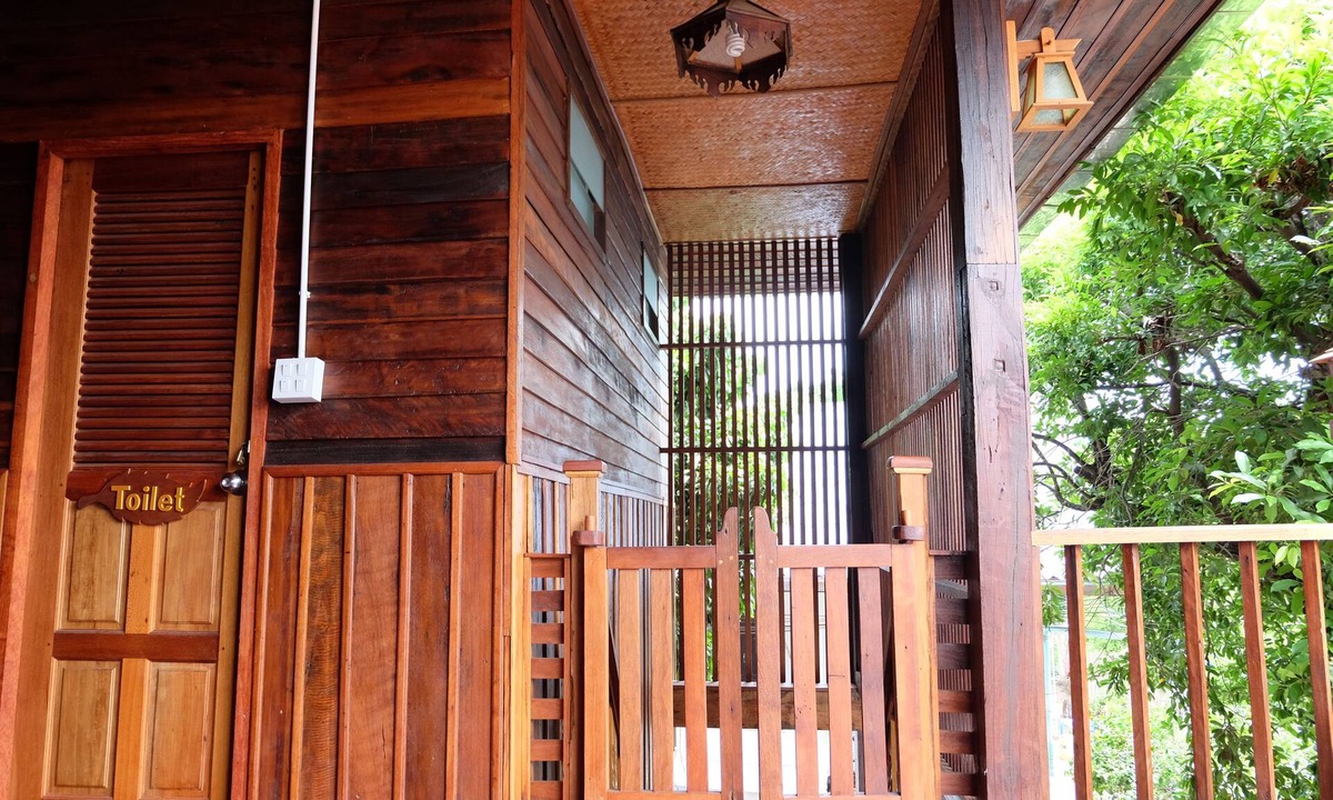 Ko Sichang House | Baan Kun Tuad Ko Si Chang