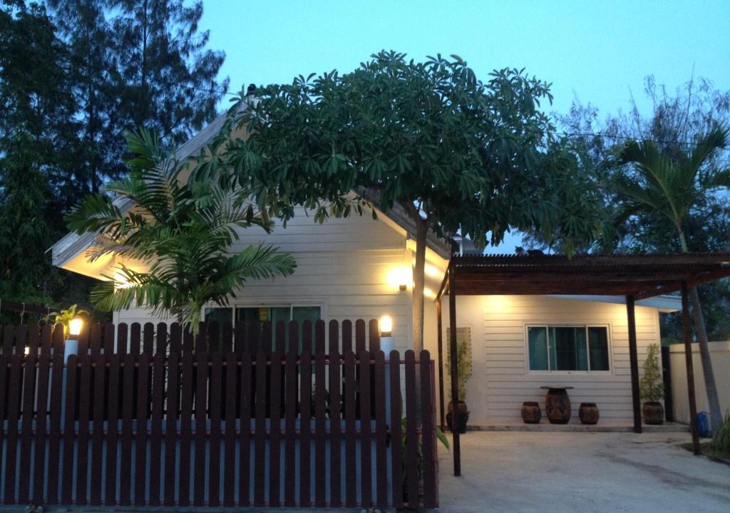 Hat Chao Samran House | Ban Pak Pon