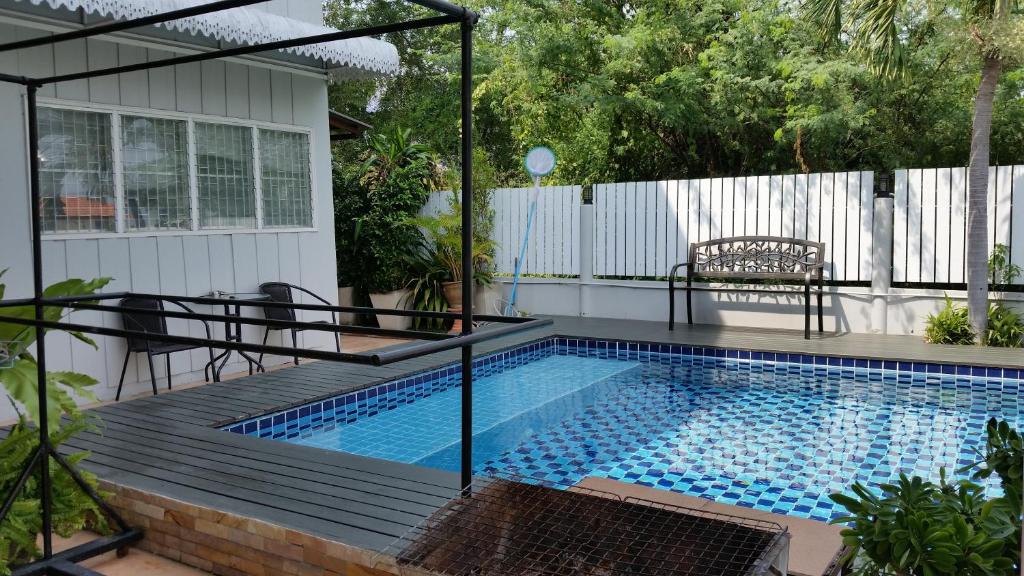 Hat Chao Samran House | Ban Par Plern