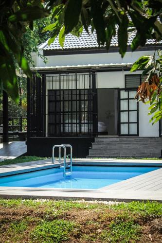 Noen Phra House | Ban Rub Lom Pool Villa 3 difference villas