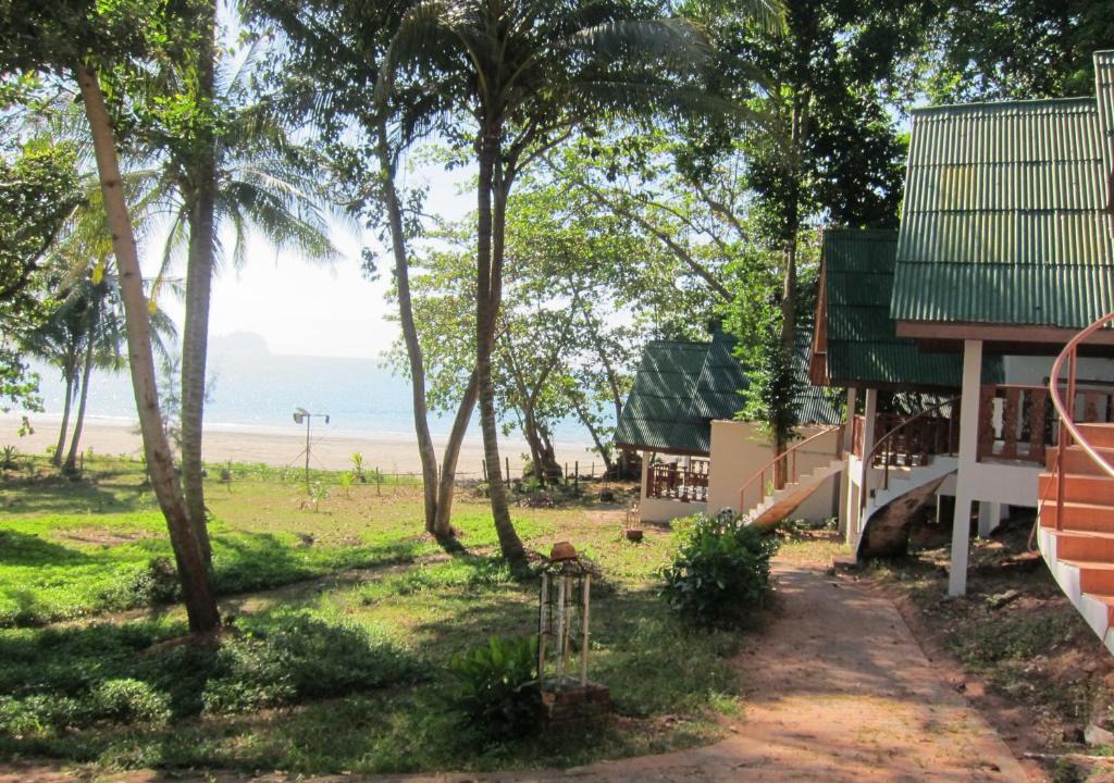 Palian Resort | Cameron Island Resort