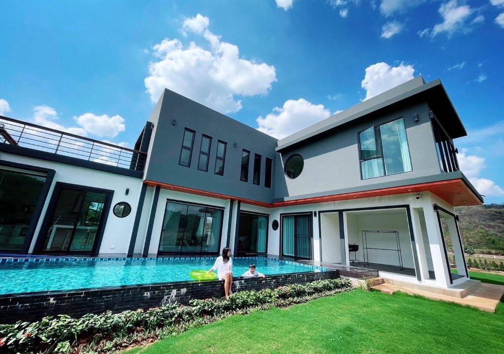 Khanong Phra Villa | Chacha Tyme Pool Villa Khaoyai