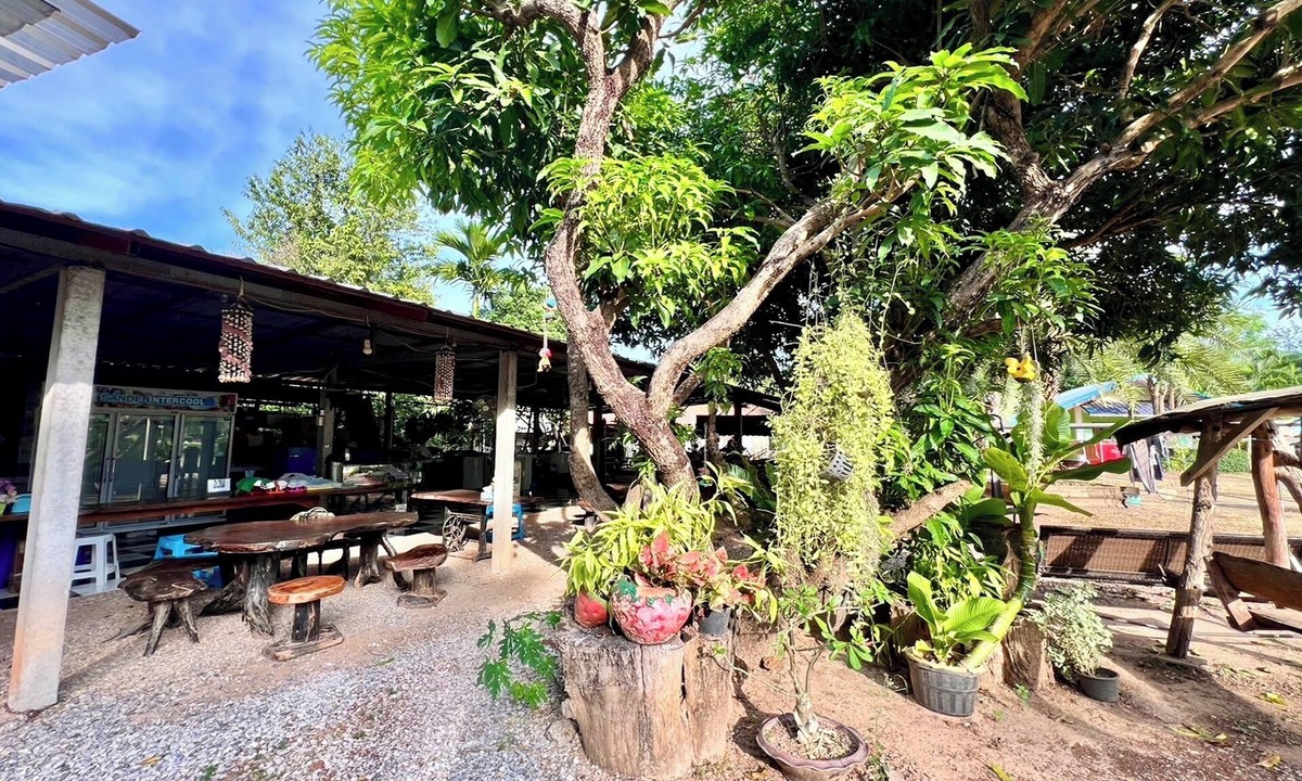 Phitsanulok Hotel | Chalalai Resort Kham Chanot