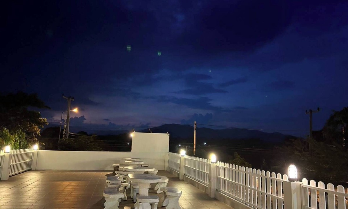 Suan Phueng Hotel | Charming Home Resort