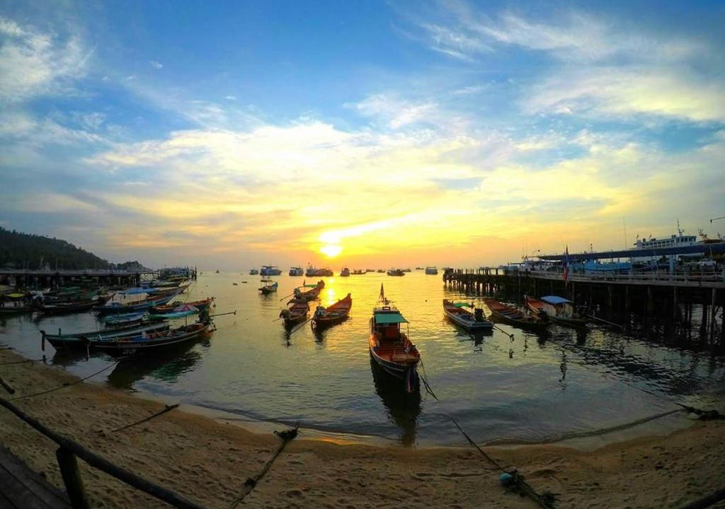 Chumphon Boat Rental | Chumphon Night Boat to Koh Tao