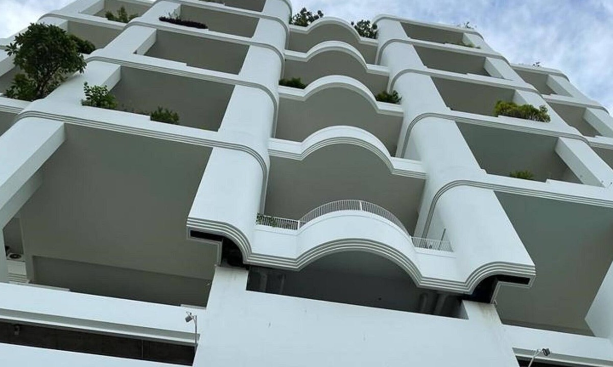 Ploenchit Condo | Crystal Garden Luxury in heart of Downtown Bangkok