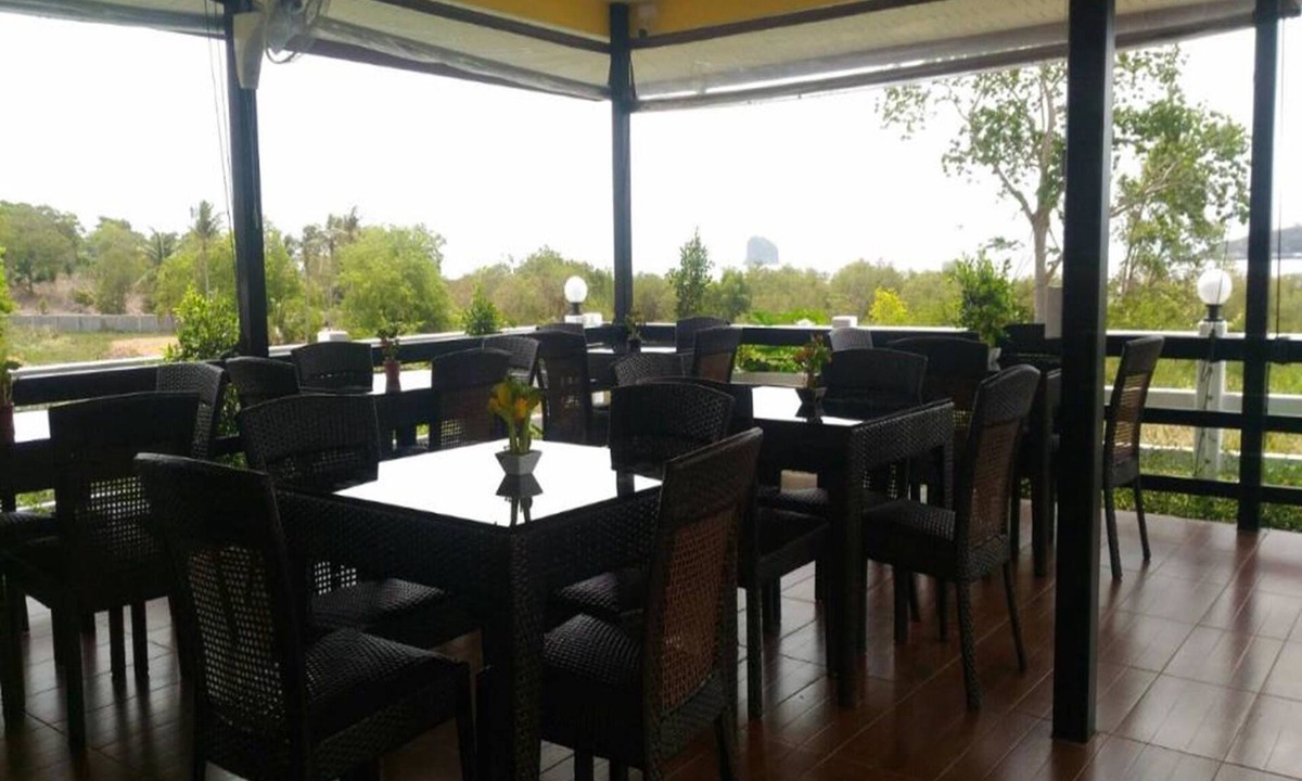 Don Sak Hotel | Donsak Ville