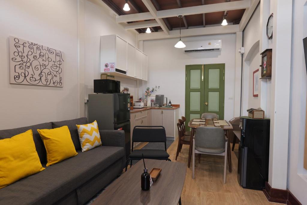 Chakkrawat Apartment | Entire Home 2BR 2BA Chinatown near Yaowarat - Songwat