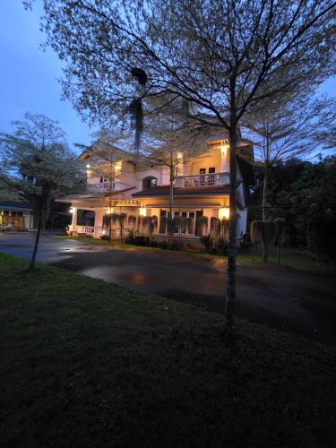 Saraphi House | Entire Home at Racha Herb Gardens 5BR sleeps 11