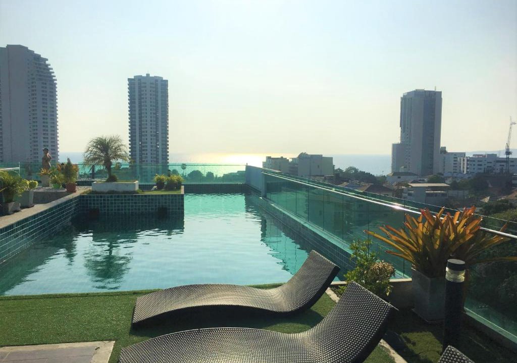 Jomtien Apartment | Fantastic roof top pool!