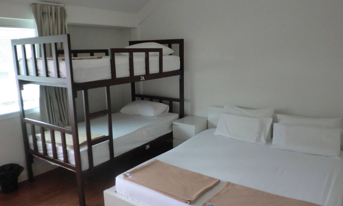 Samsen Nai House | Getting around town, Stay with Local guide