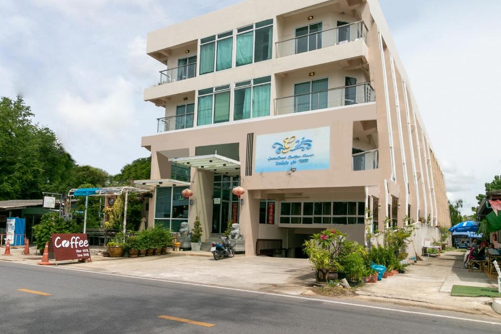 Prachuap Khiri Khan Hotel | Golden Beach Boutique Resort