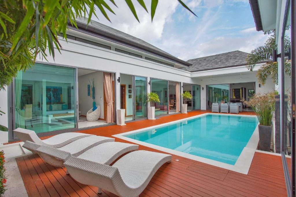 Ban Saiyuan Villa | Gorgeous Luxury 3BR Pool Villa Atoosa near Naiharn