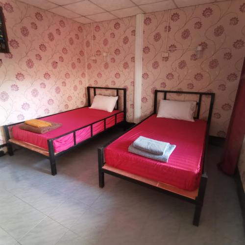 Haad Rin Hotel | Haadrin Village near the pier