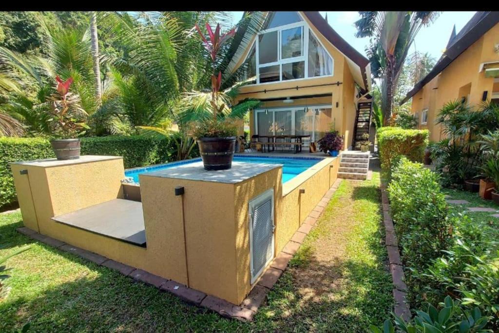 Klong Son Villa | Halfmoonpoolvilla Koh Chang