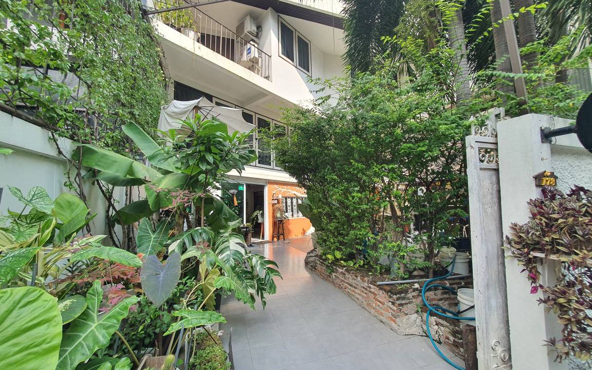 Bangkok Central Business District Hostel | Hostel ∙ 8 guests
