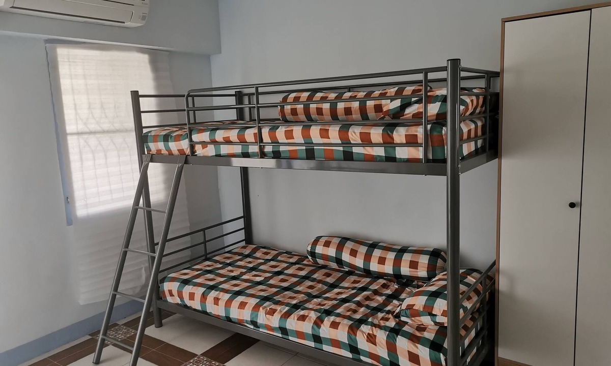Wat Ket House | Housemate Share Space