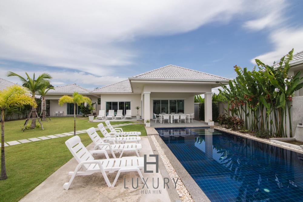 Ban Nong Sadao Villa | Hua Hin Pool Villa with 4 Bedrooms L50