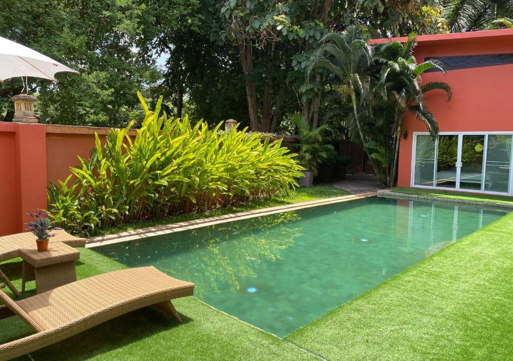 Ban Pong Villa | Hugo Villa (3-Bedroom Pool villa + Rooftop)