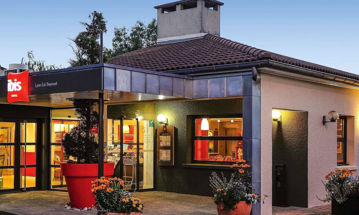 Beynost Hotel | ibis Lyon Est Beynost A42