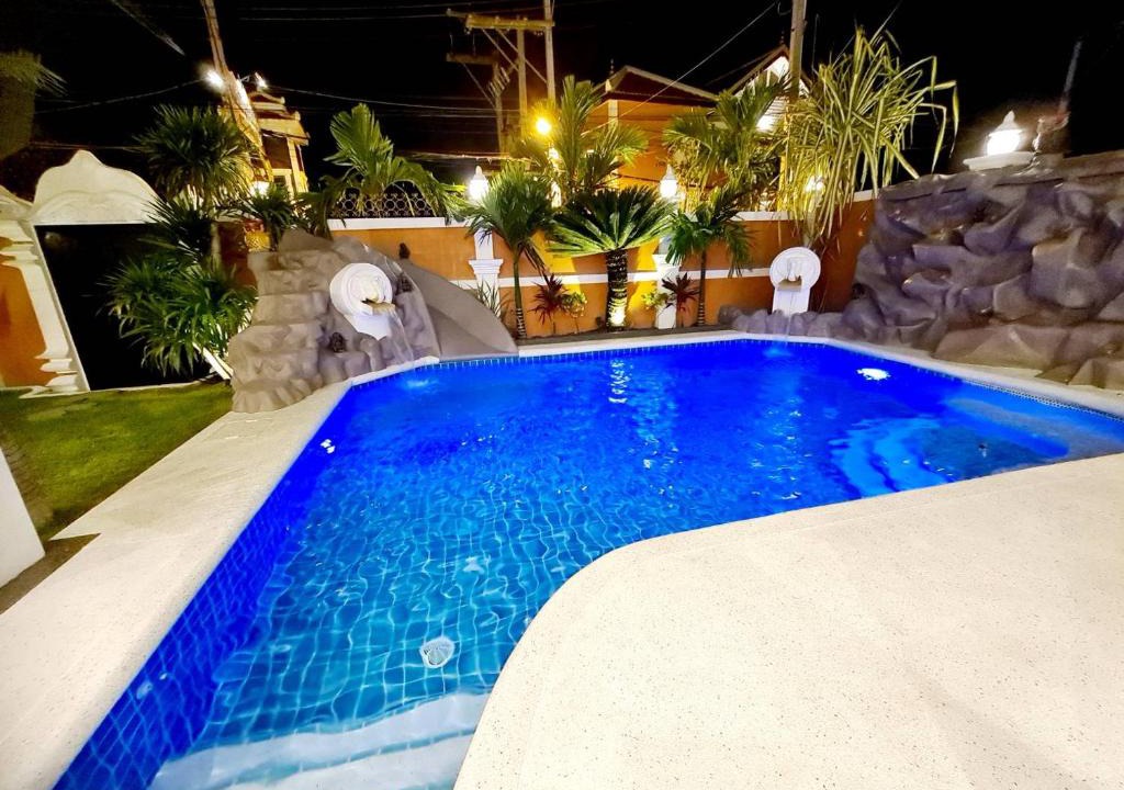 South Pattaya Villa | IZZYLAND Luxury Pool Villa Pattaya Walking Street 5 Bedrooms