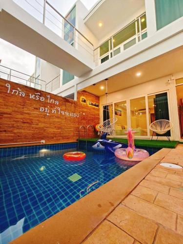 Bang Sare Villa | KlaiBaan poolvilla