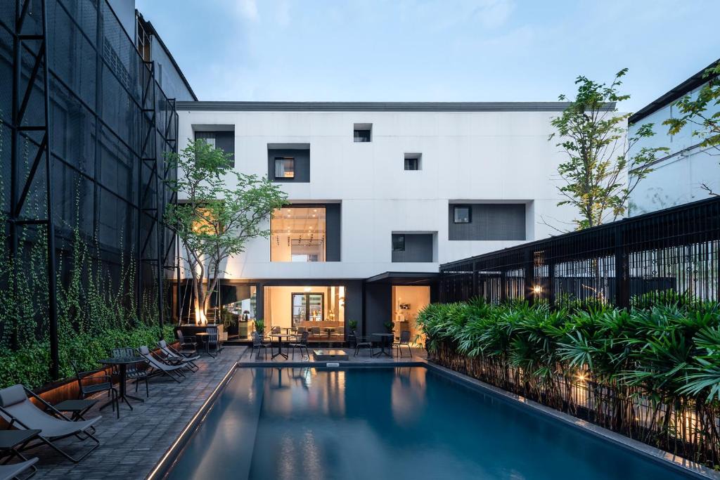 Ban Phan Thom Hotel | Lilit Bang Lumphu Hotel