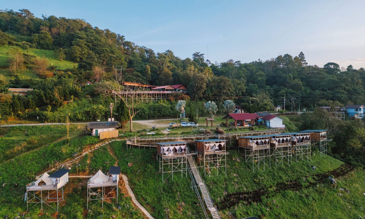 Tap Tao Cabin | Long Hak Khao Camping Phu Chi Fa