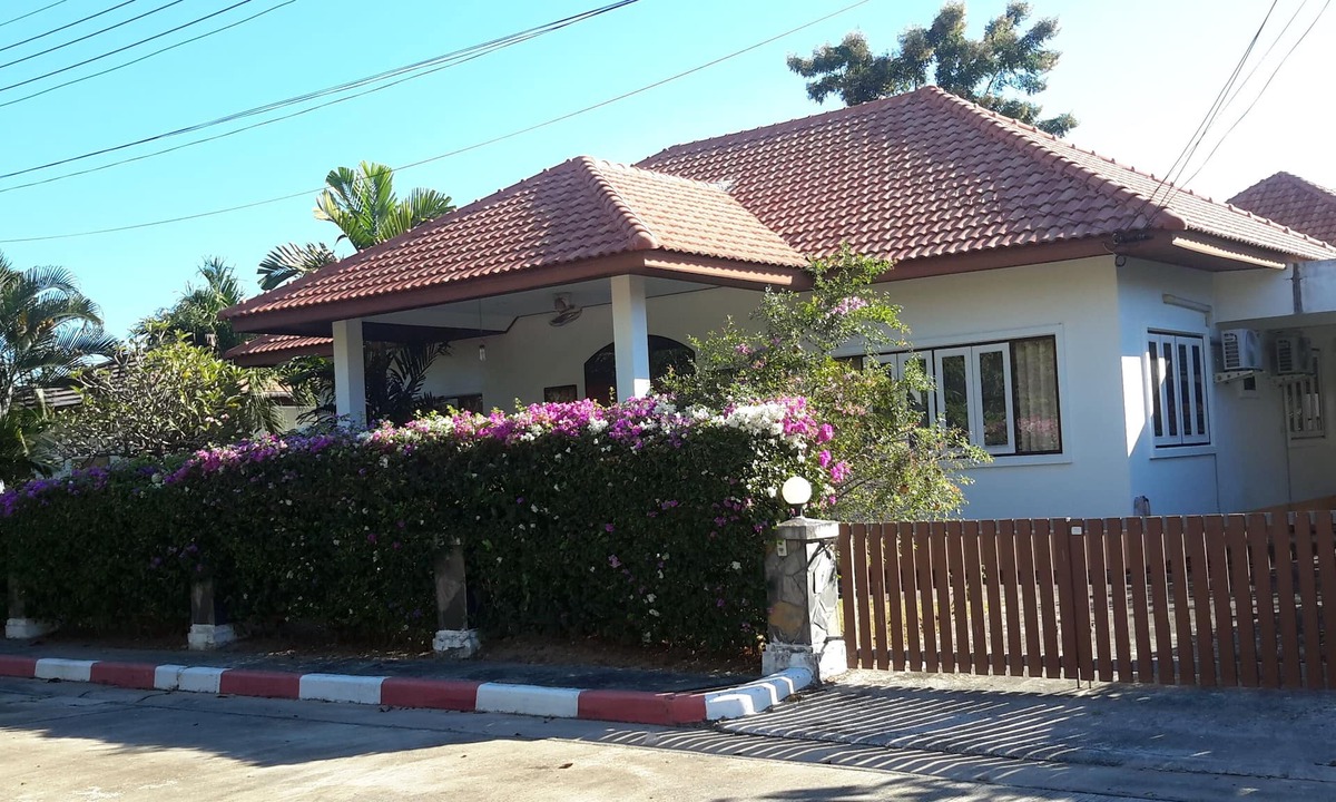 Rayong House | Mae Rampung Beach House VIP (with resort pool)